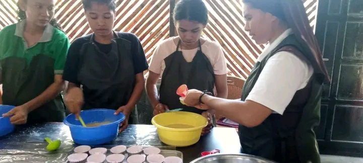 “Kneading lives”