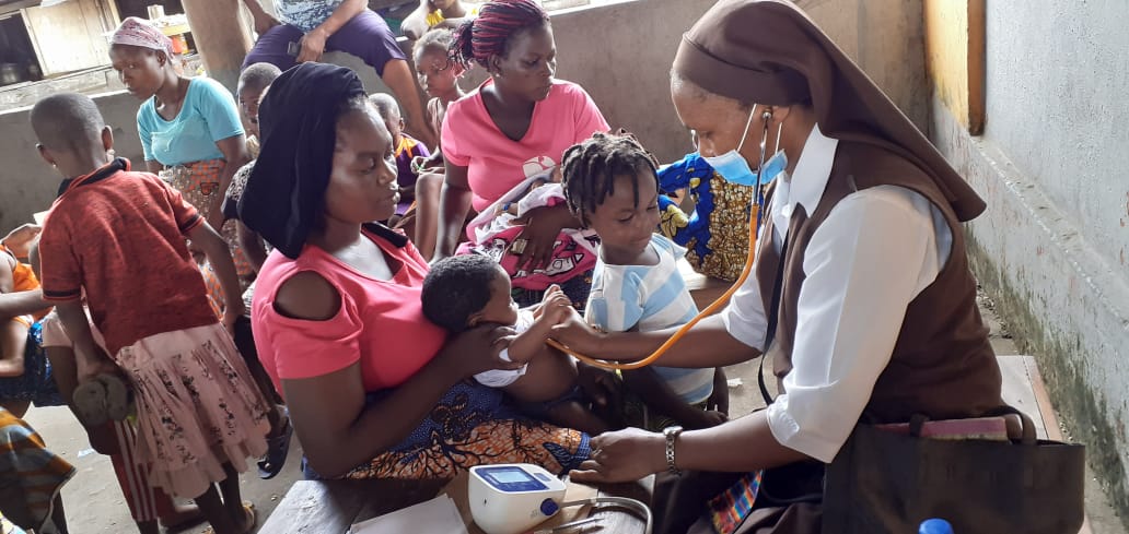 Cm charity medical outreach to the poor and immigrants across Lagos Islands.