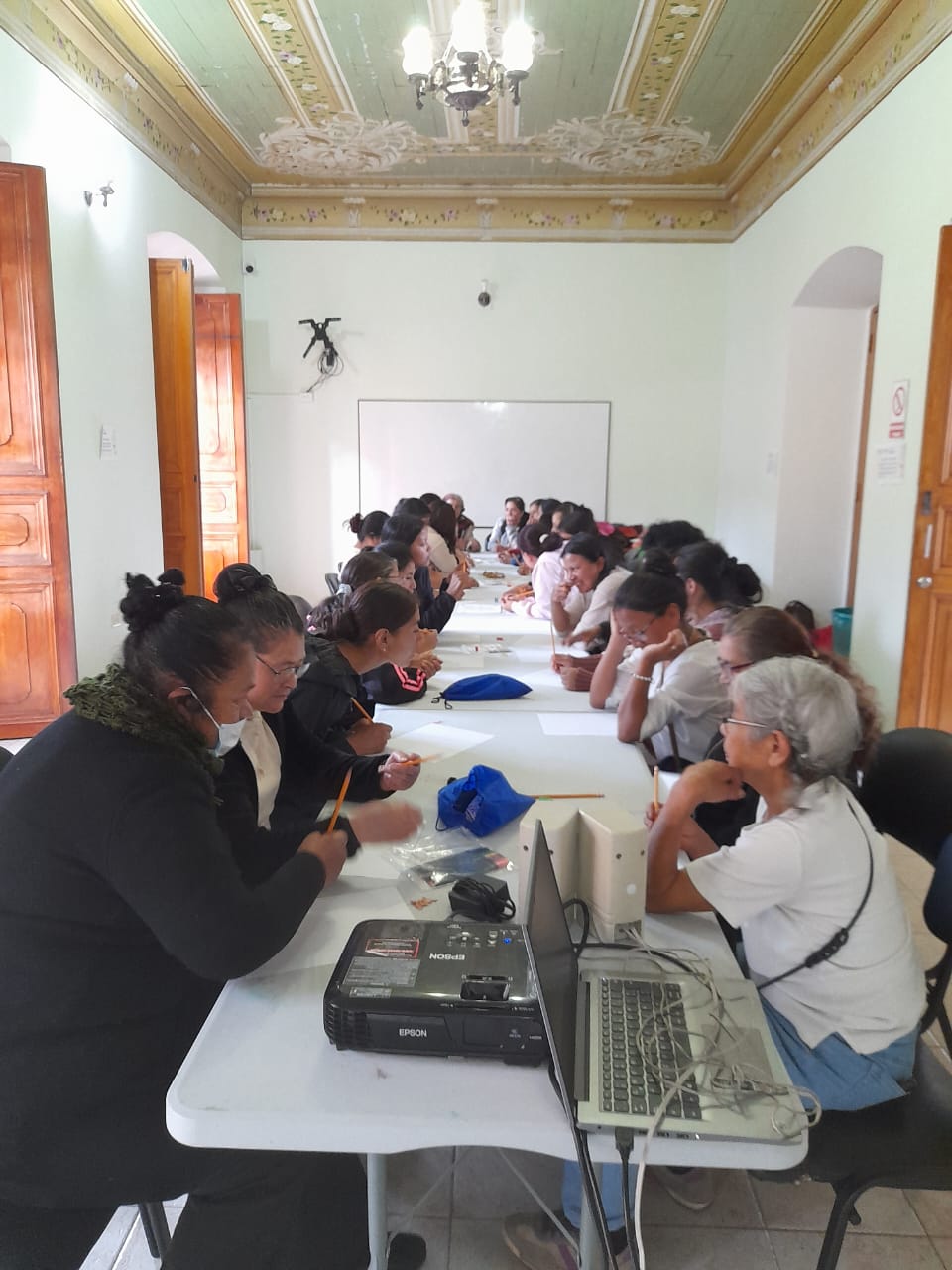 Mujeres que construyen esperanza II