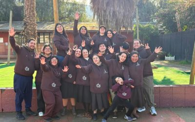 Jóvenes que caminan y humanizan